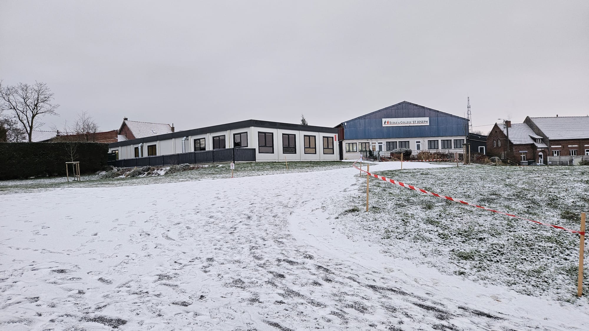 Notre école sous la neige